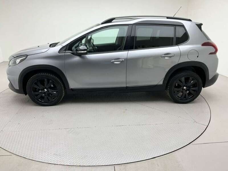 Usata Peugeot 2008 GT-line 120 CV (88 kW) 2019 Argento SUV