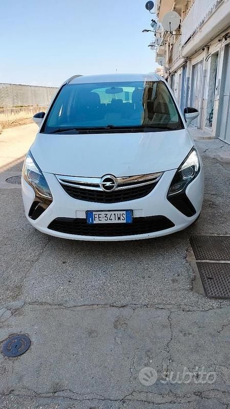 Usata 2016 Opel Zafira Monovolume | 9500 € (Molto cara) - Immagine 1/4