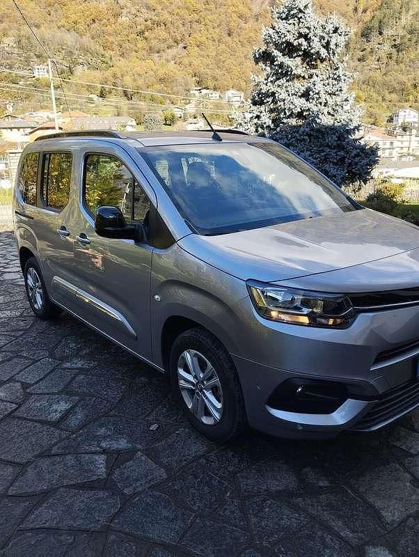 Usata Toyota Proace City City 110 CV (80 kW) 2023 Argento Monovolume