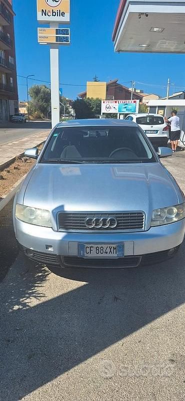 Usata Audi A4 130 CV (95 kW) 2002 Grigio Berlina