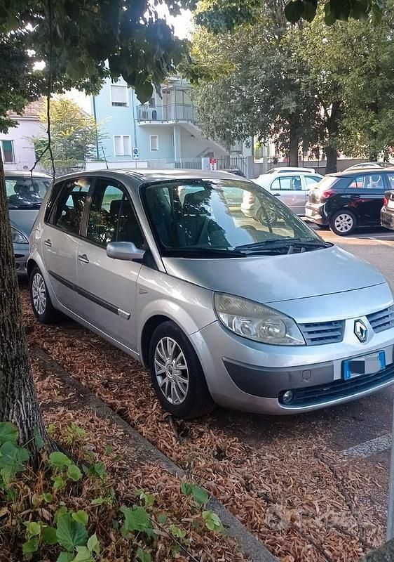 Usata Renault Scénic II 130 CV (95 kW) 2006 Monovolume