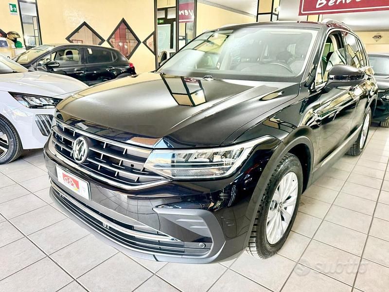 Usata VW Tiguan Life 150 CV (110 kW) 2021 Nero SUV