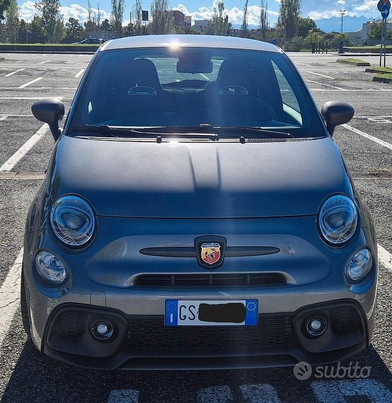Usata Abarth 695 180 CV (132 kW) 2024 Grigio Utilitaria