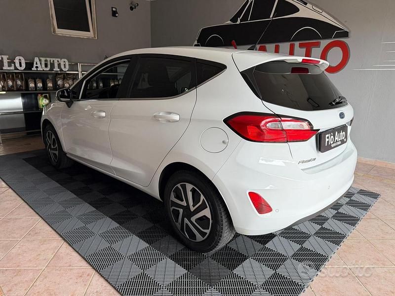 Usata Ford Fiesta Titanium 75 CV (55 kW) 2022 Bianco Utilitaria