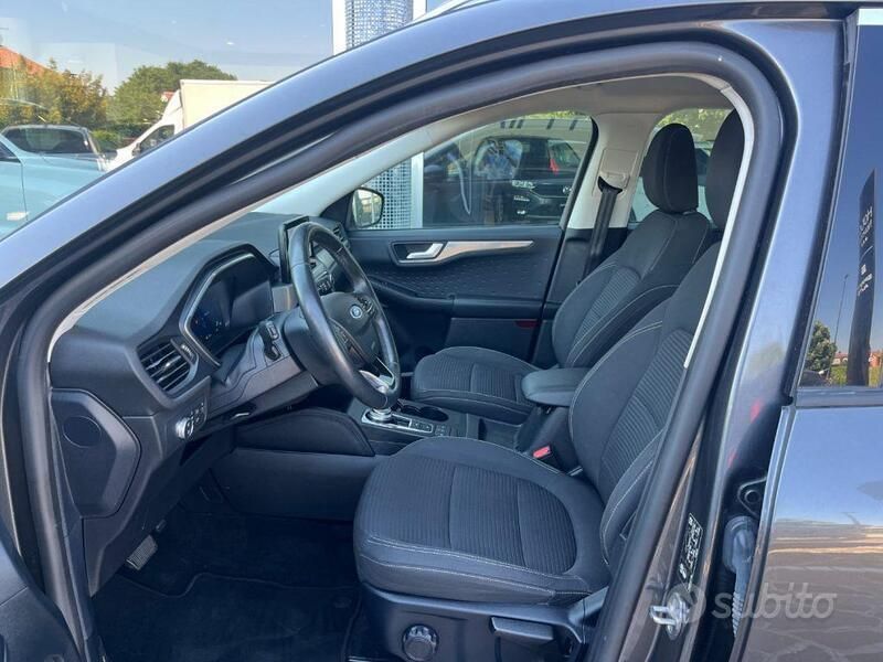 Usata Ford Kuga Titanium 120 CV (88 kW) 2021 Grigio SUV