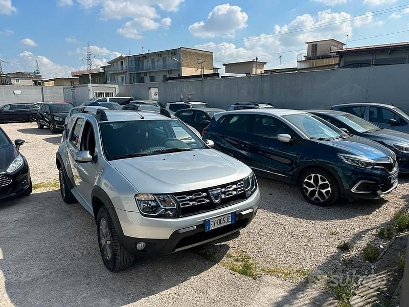 Usata Dacia Duster 105 CV (77 kW) 2016 Grigio SUV