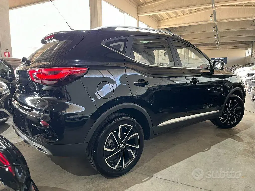 Usata MG ZS Luxury 111 CV (81 kW) 2023 Nero SUV