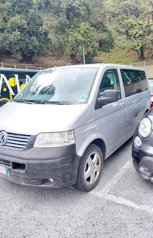 Grigio Usata 2006 VW Caravelle Monovolume | 9900 € (Super prezzo) - Immagine 1/4