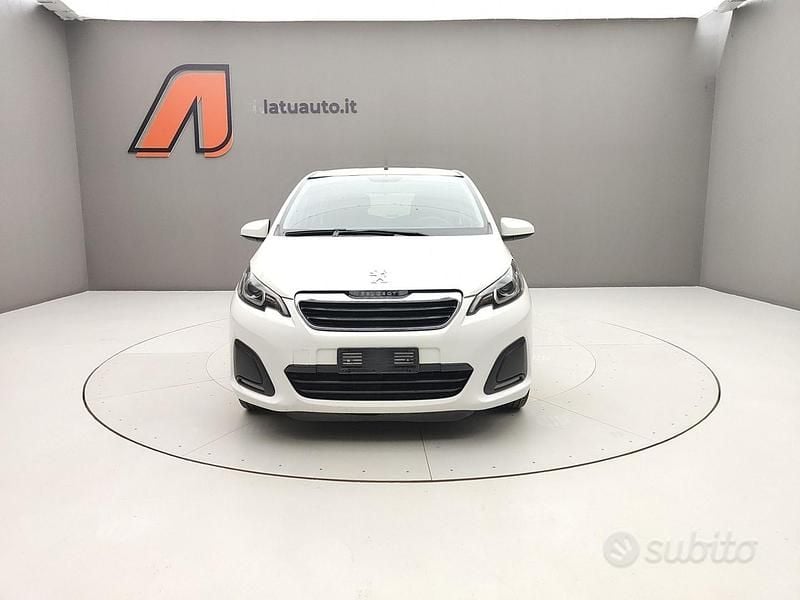 Usata Peugeot 108 Active 72 CV (52 kW) 2020 Bianco lipizan Utilitaria