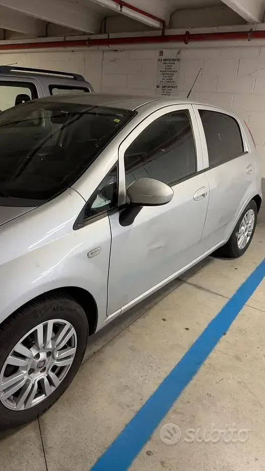 Usata Fiat Punto 95 CV (69 kW) 2017 Grigio Utilitaria