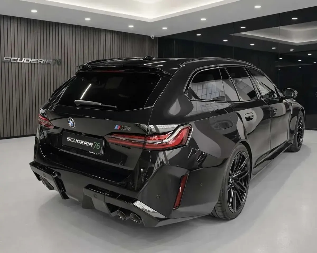 Usata BMW M5 585 CV (430 kW) 2025 Black sapphire Station wagon