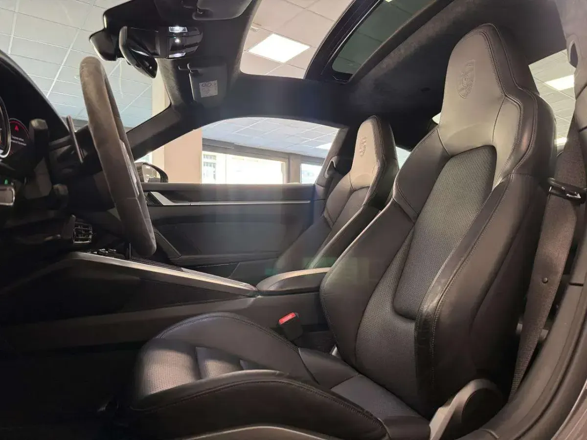 Usata Porsche 911 Carrera 4 385 CV (283 kW) 2020 Grigio scuro Coupé