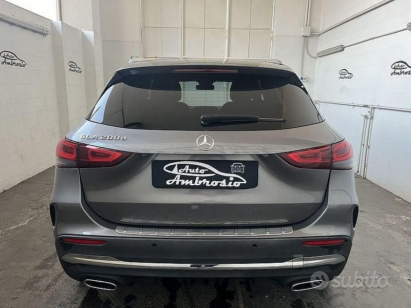 Usata Mercedes GLA200 Premium 150 CV (110 kW) 2022 Grigio SUV