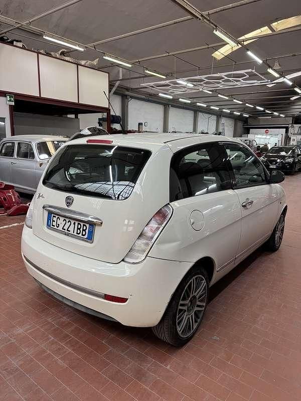 Usata Lancia Ypsilon Platinum 69 CV (50 kW) 2011 Utilitaria