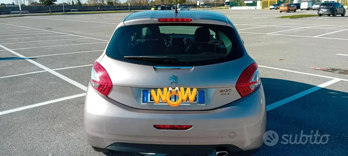 Usata Peugeot 208 Allure 82 CV (60 kW) 2013 Oro Utilitaria