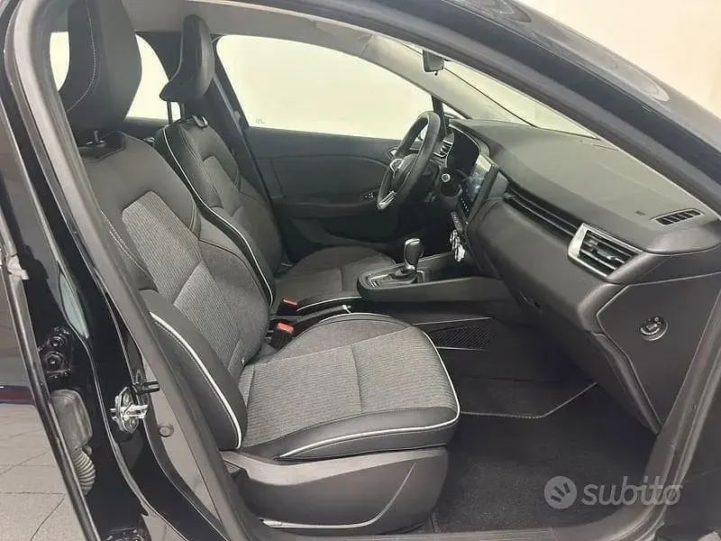 Usata Renault Clio V Business 140 CV (102 kW) 2021 Nero Berlina
