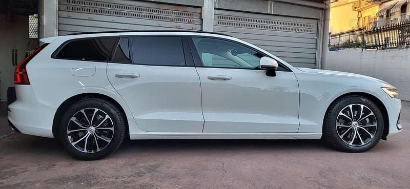 Usata Volvo V60 Business Edition 163 CV (119 kW) 2020 Station wagon