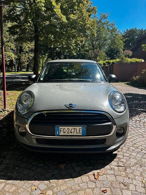 Begagnad Mini ONE 75 HK (55 kW) 2016 Grå Halvkombi