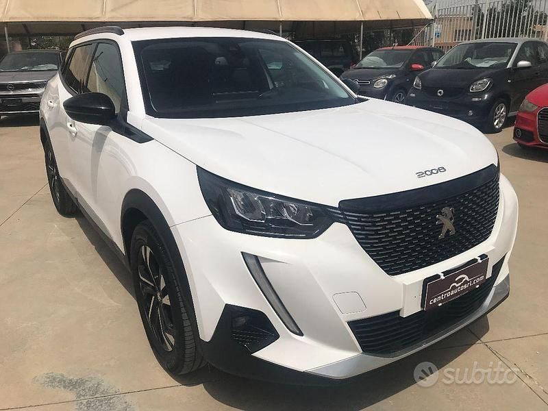 Usata Peugeot 2008 Allure 110 CV (80 kW) 2021 Bianco SUV