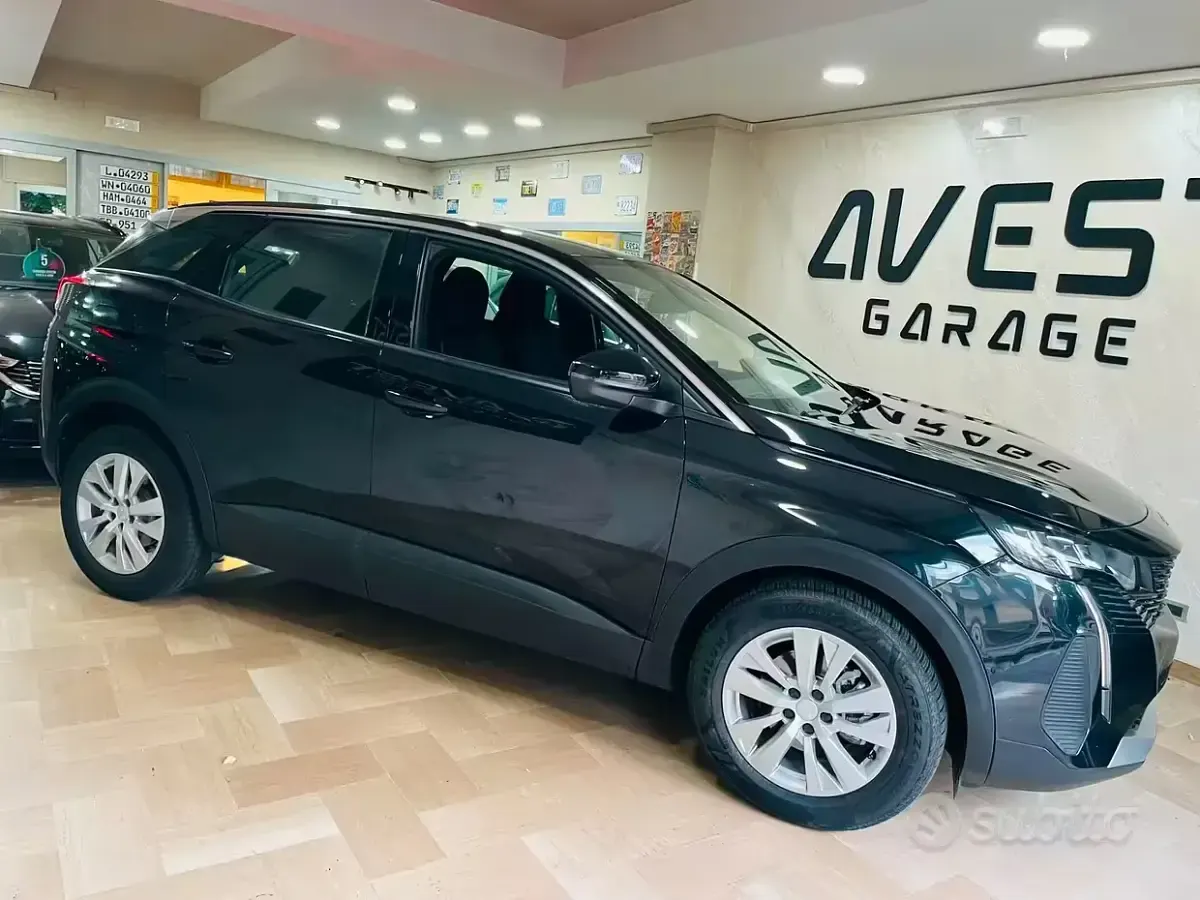 Usata Peugeot 3008 Allure 131 CV (96 kW) 2023 Nero SUV