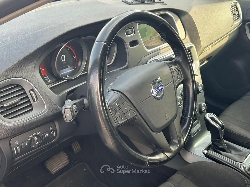 Usata Volvo V40 Kinetic 150 CV (110 kW) 2015 Grigio Berlina