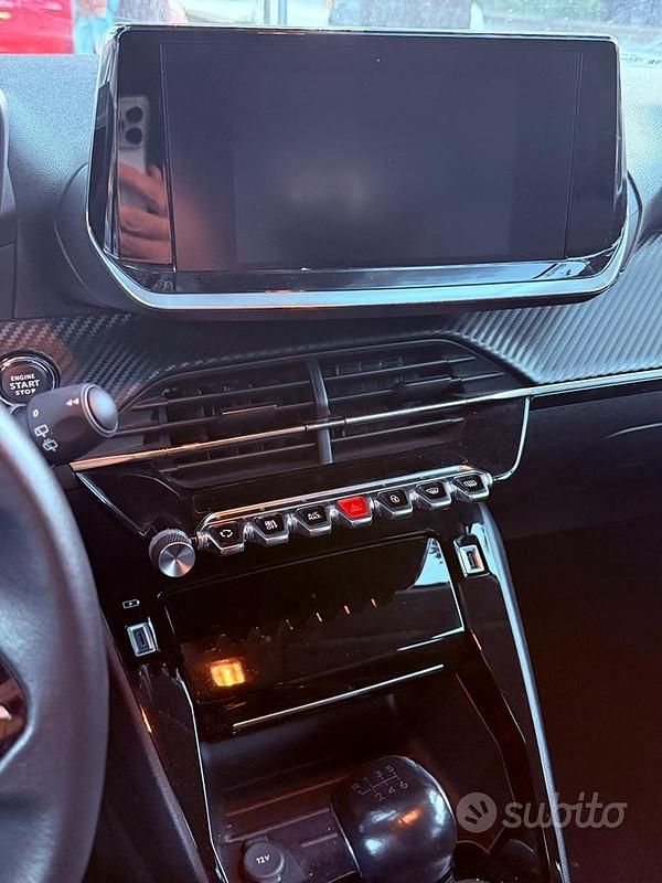 Usata Peugeot 208 Allure 102 CV (75 kW) 2022 Nero Utilitaria