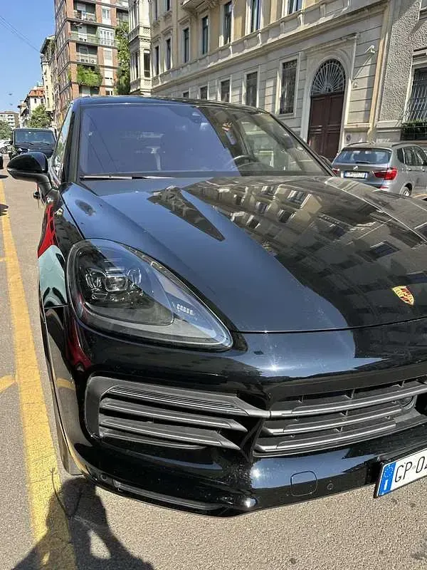 Usata Porsche Cayenne E-Hybrid Platinum Edition 462 CV (339 kW) 2023 Nero SUV