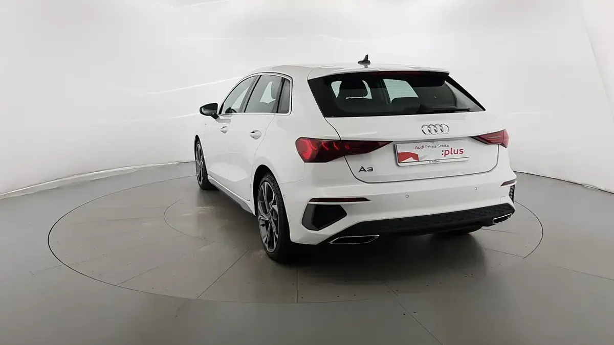 Usata Audi A3 S-Line 150 CV (110 kW) 2023 Bianco Berlina