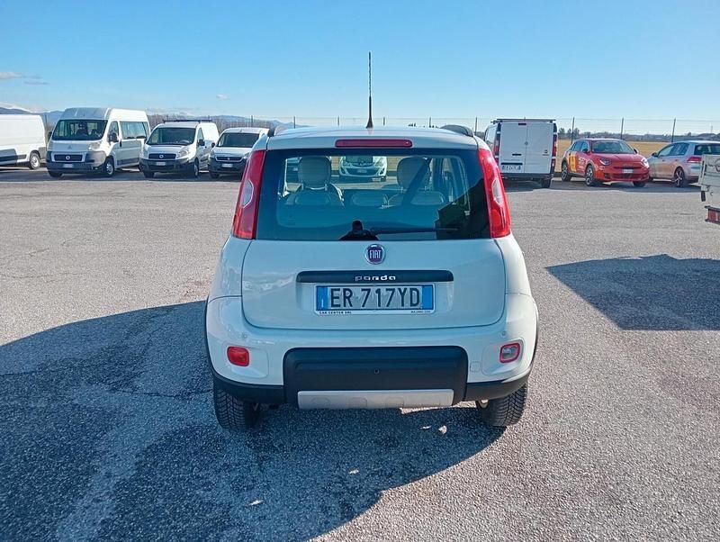 Usata Fiat Panda 4x4 75 CV (55 kW) 2013 Bianco Utilitaria