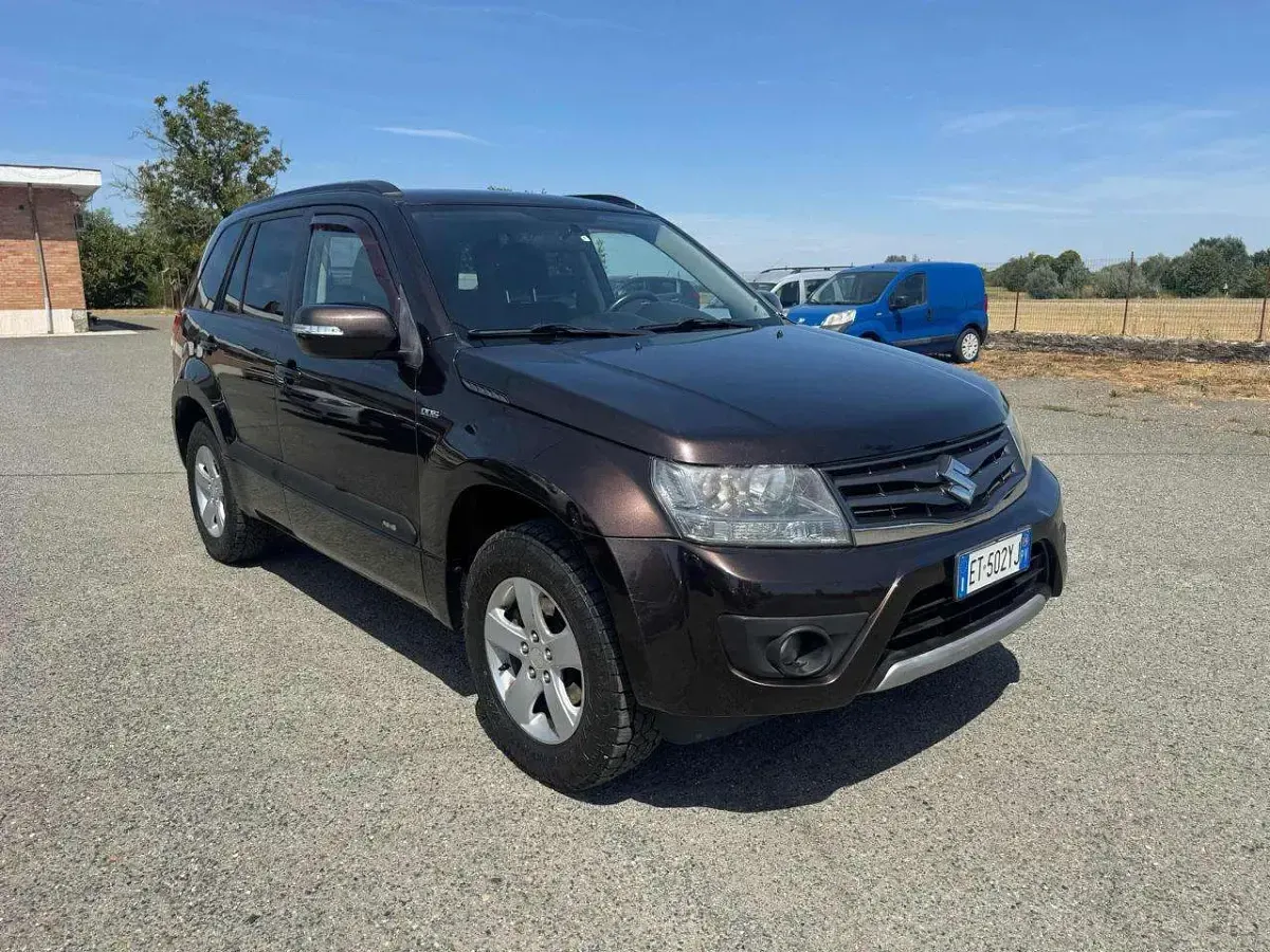 Usata Suzuki Vitara 129 CV (94 kW) 2014 Marrone SUV