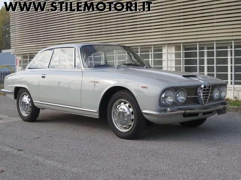 Usata Alfa Romeo 2600 Sprint 145 CV (106 kW) 1966 Antracite pastello Coupé