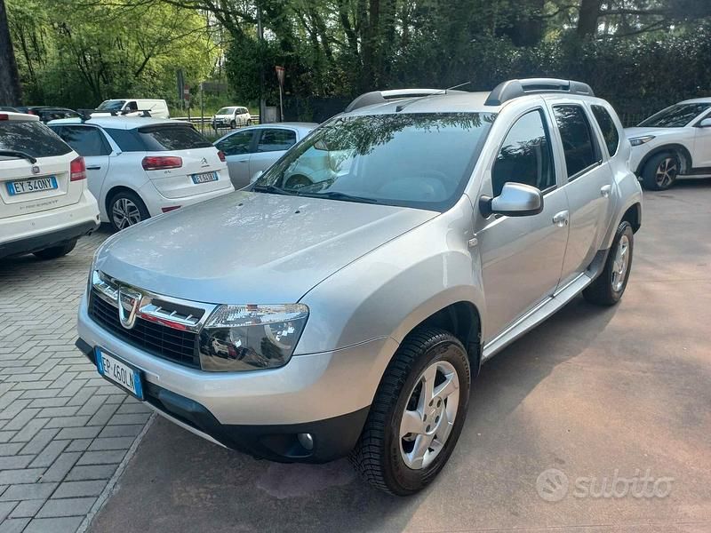 Usata Dacia Duster Lauréate 110 CV (80 kW) 2012 Grigio SUV