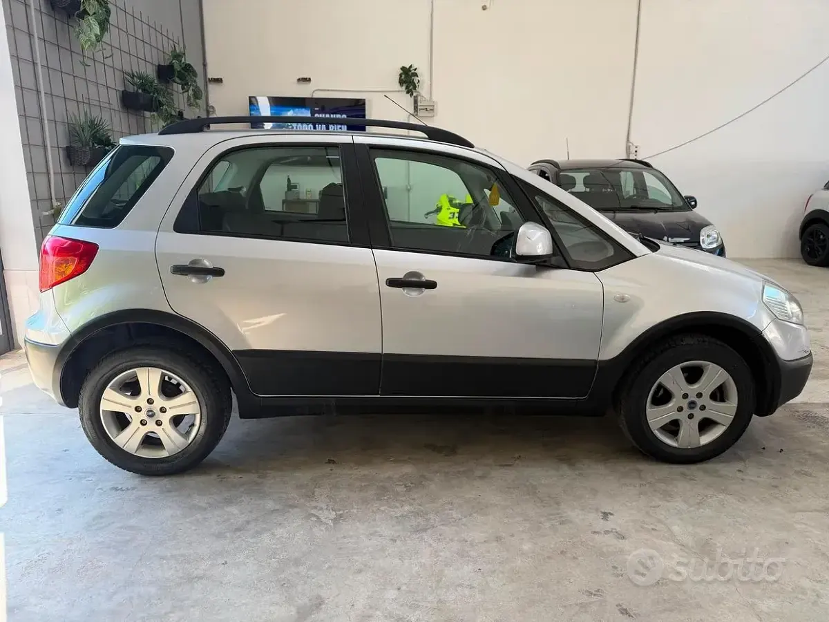 Usata Fiat Sedici Dynamic 120 CV (88 kW) 2006 Grigio SUV