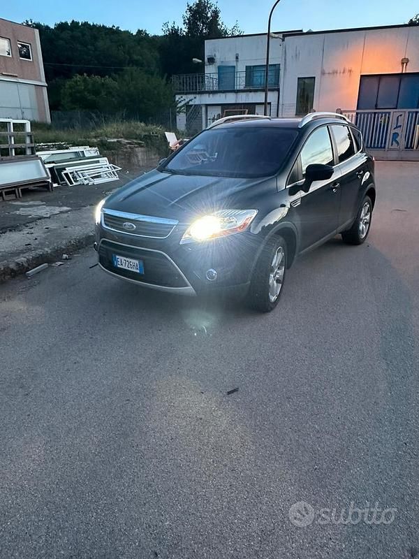 Usata Ford Kuga 140 CV (102 kW) 2010 SUV