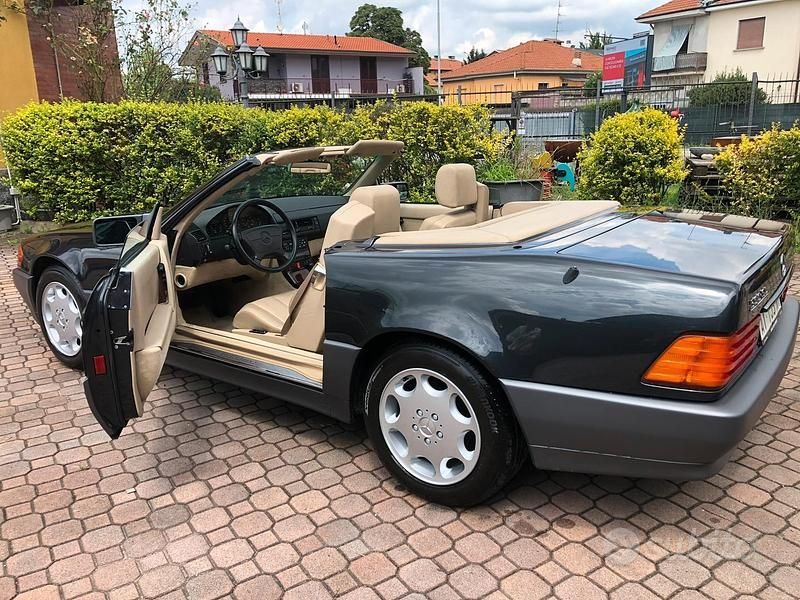 Usata Mercedes SL500 326 CV (239 kW) 1992 Nero Cabrio