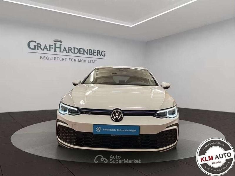 Begagnad VW Golf VIII GTE 150 HK (110 kW) 2022 Vit Sedan
