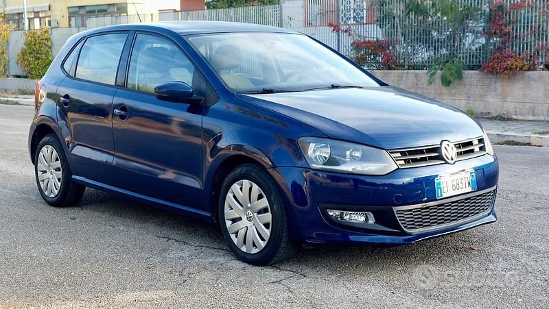 Usata VW Polo Comfortline 75 CV (55 kW) 2010 Blu Berlina