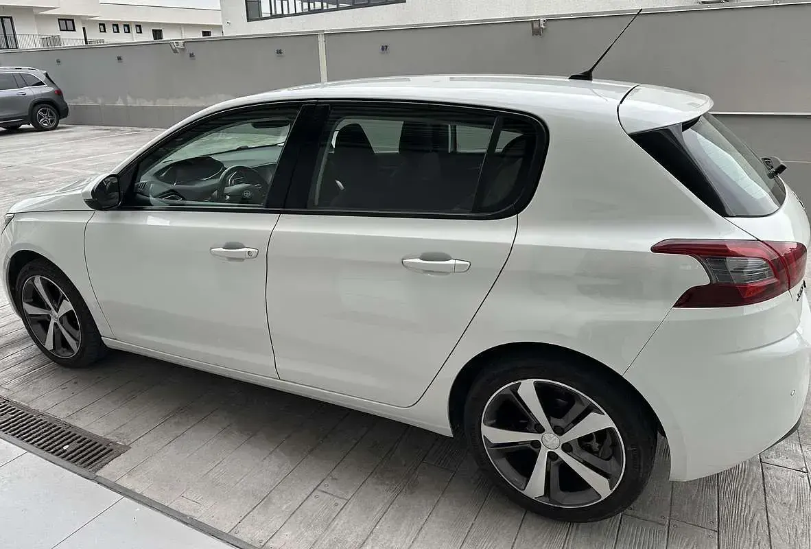Usata Peugeot 308 Active 131 CV (96 kW) 2019 Bianco Berlina