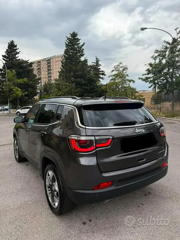 Usata Jeep Compass Limited 120 CV (88 kW) 2020 Grigio SUV