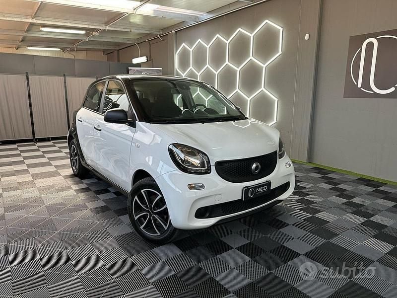 Bianco Usata 2016 Smart ForFour Passion Utilitaria | 10.450 € (Buon prezzo) - Immagine 1/4