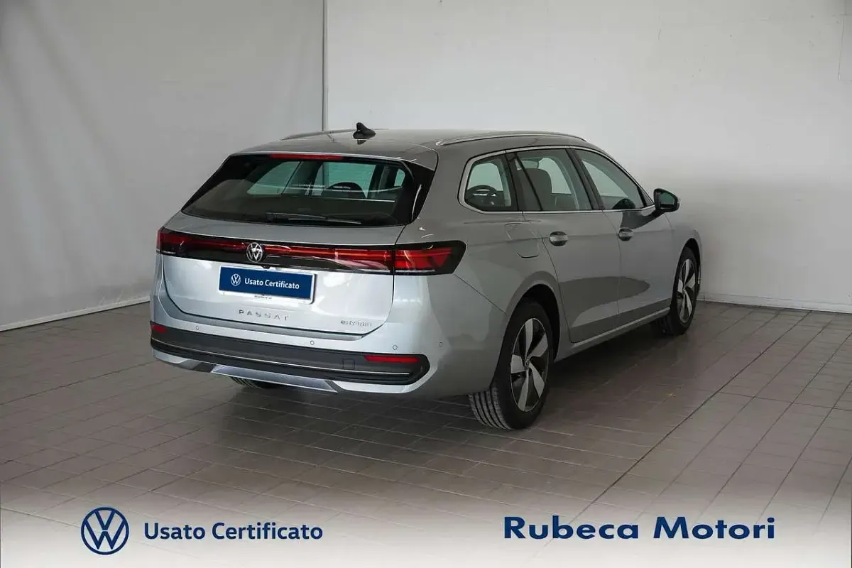 Usata VW Passat Business 204 CV (150 kW) 2025 Argento Station wagon
