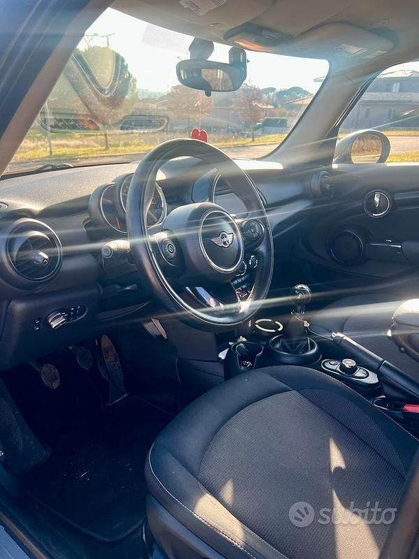 Usata Mini Cooper 95 CV (69 kW) 2018 Nero Utilitaria