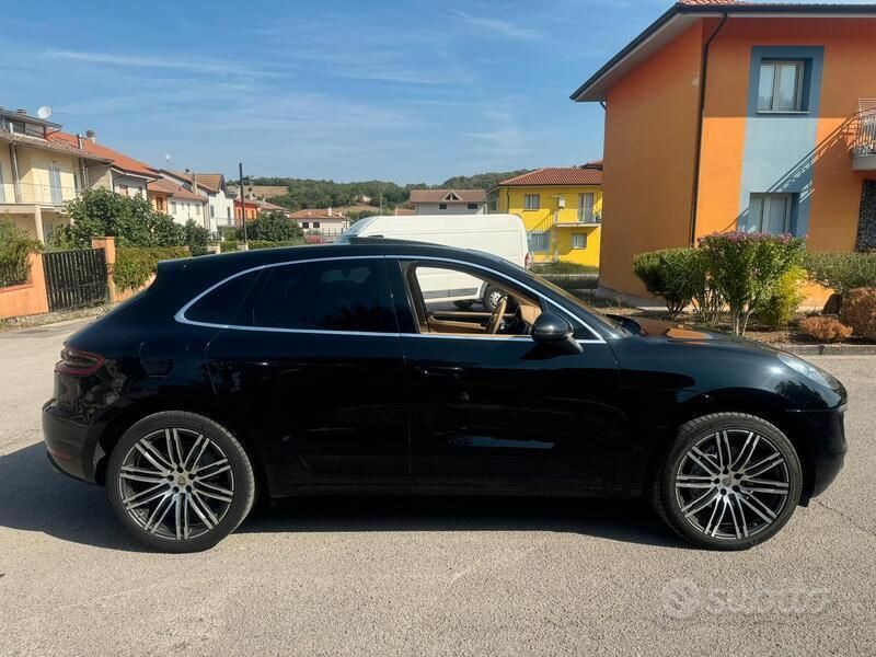Nero Usata 2014 Porsche Macan S SUV | 28.000 € (Buon prezzo) - Immagine 1/4