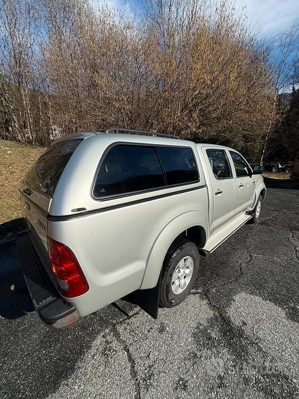 Usata Toyota HiLux SR 171 CV (125 kW) 2007 Pick-up