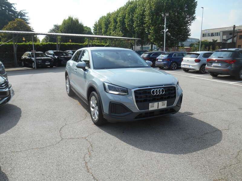 Usata Audi Q2 Admired 116 CV (85 kW) 2022 Grigio freccia perlato SUV