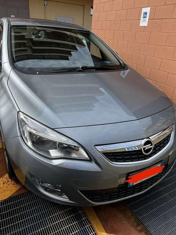 Usata Opel Astra Cosmo 125 CV (91 kW) 2010