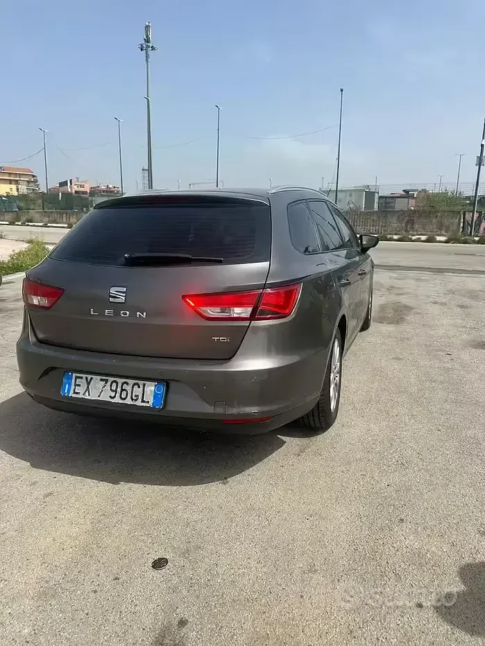 Usata Seat Leon 105 CV (77 kW) 2014 Grigio Station wagon