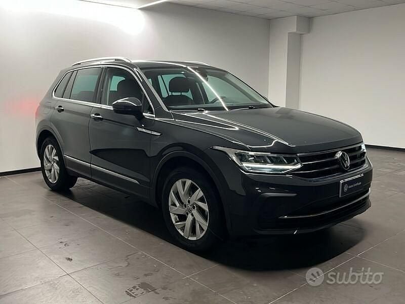 Usata VW Tiguan Life 122 CV (89 kW) 2023 Grigio SUV