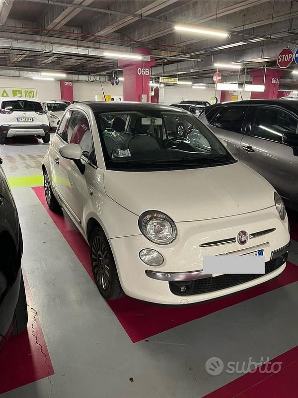 Bianco Usata 2009 Fiat 500 Lounge Due volumi | 3900 € (Buon prezzo) - Immagine 1/4