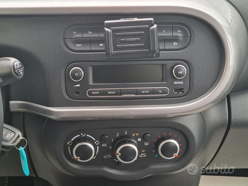 Usata Renault Twingo LIMITED 70 CV (51 kW) 2018 Bianco Utilitaria